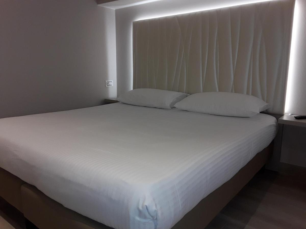 Hotel Danieli La Castellana Lago Di Garda Brenzone sul Garda Zewnętrze zdjęcie